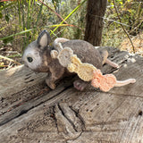 Trío Easter Bunnies Tejidos a Mano